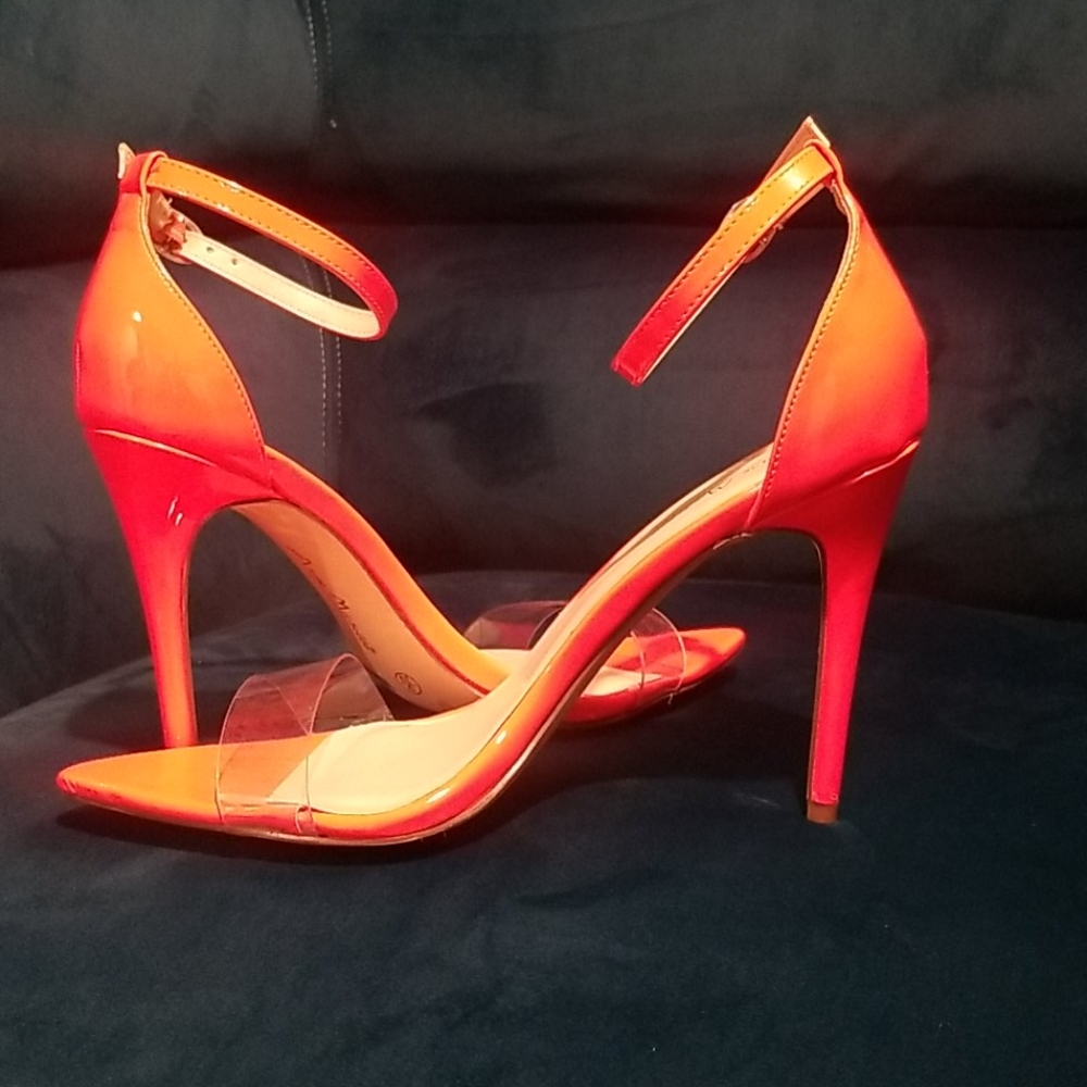 Shoes - Picture 4 of 4